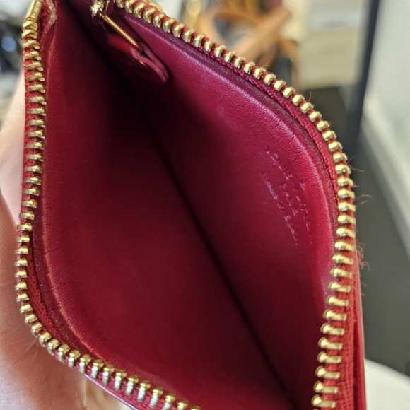Louis Vuitton Vernis Key Pouch โ Red | Gold HW - Picture 6 of 8